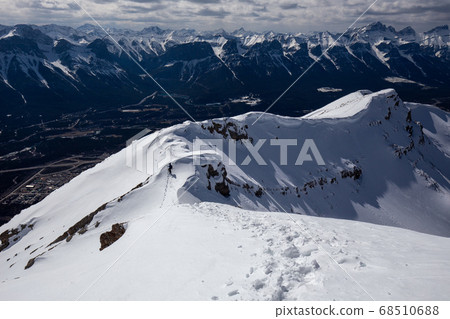 Snow mountain hiking 68510688