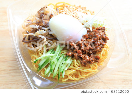 Delicious chilled tantan noodles with soft-boiled egg 68512090