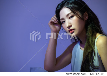 Female colorful 68512105