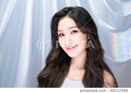 Woman colorful Woman colorful 68512560