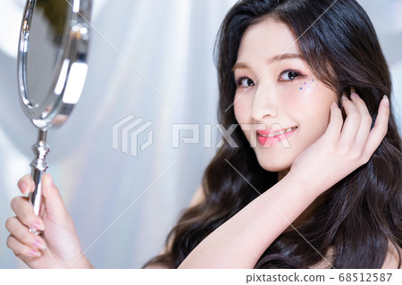 Woman colorful Woman colorful 68512587