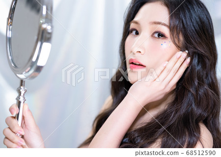 Woman colorful 68512590