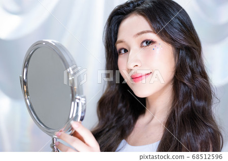 Woman colorful Woman colorful 68512596