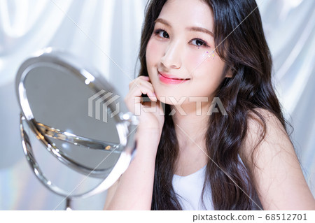 女性多彩 68512701