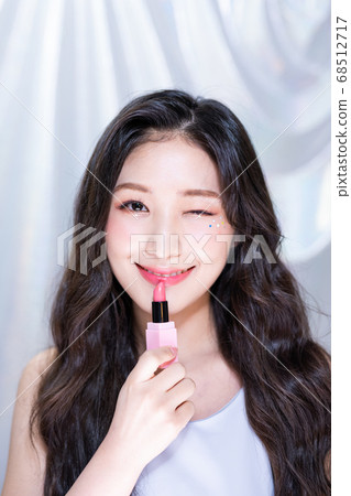 Female colorful 68512717