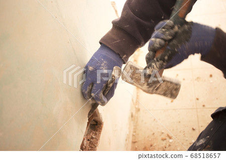 Refurbishment building site works in house 68518657