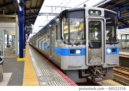 View of Sakaide Station on the Seto Ohashi Line View of Sakaide Station on the Seto Ohashi Line 68522356