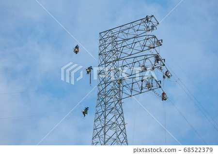 High-voltage wire replacement work 68522379