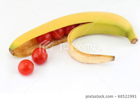 the tomatoes in the shell banana 68522991