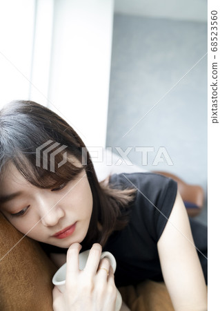 Women spending tea time 68523560