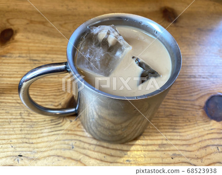 老式的咖啡廳 68523938