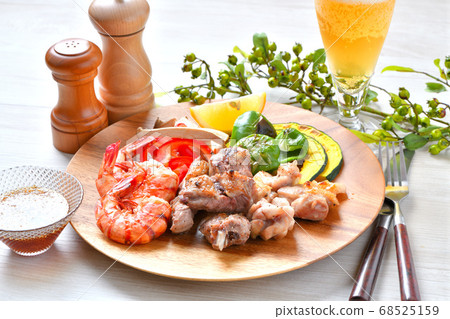 現在是夏天，我想在家燒烤！ （BBQ）燒烤盤 68525159