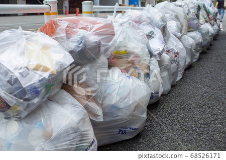 Road with lots of garbage Road with lots of garbage 68526171