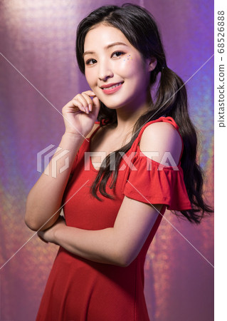 女人多彩 68526888