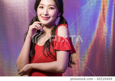 女人多彩 68526889