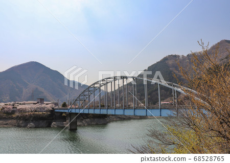 潭澤湖和大佛橋(神奈川縣山北町) 潭澤湖和大佛橋(神奈川縣山北町) 68528765
