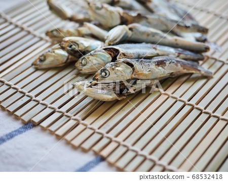 乾燥鳳尾魚背景,食品配料 乾燥鳳尾魚背景,食品配料 68532418