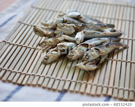 乾燥鳳尾魚背景,食品配料 乾燥鳳尾魚背景,食品配料 68532420