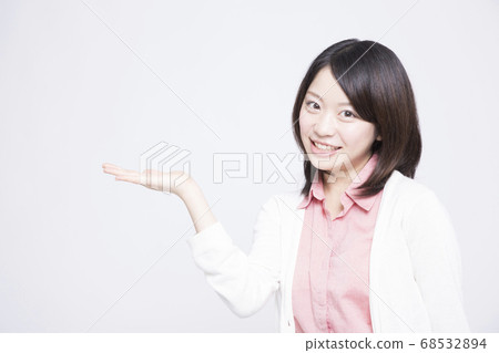 Women who guide 68532894