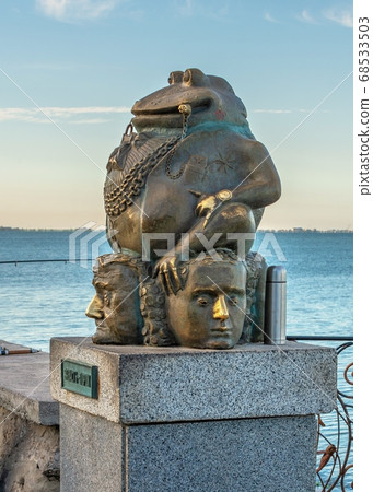 Monument to the toad on the embankment of Monument to the toad on the embankment of 68533503