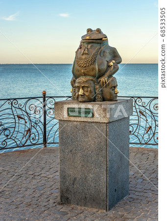 Monument to the toad on the embankment of Monument to the toad on the embankment of 68533505
