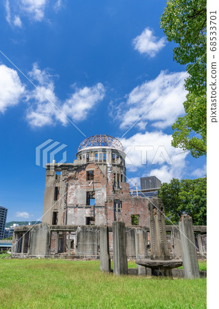 Atomic Bomb Dome during the Bon Festival (photographed on August 14) Hiroshima City, Hiroshima Prefecture Atomic Bomb Dome during the Bon Festival (photographed on August 14) Hiroshima City, Hiroshima Prefecture 68533701
