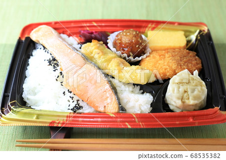 Delicious salmon lunch box Delicious salmon lunch box 68535382