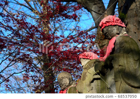 Momiji和Jizo Momiji和Jizo 68537050