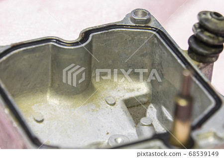 Carburetor cleaning float chamber 68539149