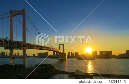 彩虹橋和禦台場的日出(2018年11月23日) 彩虹橋和禦台場的日出(2018年11月23日) 68541343