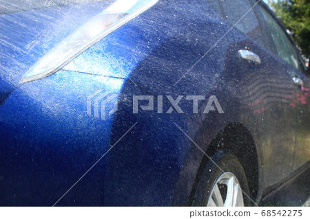 在晴朗的一天洗車 在晴朗的一天洗車 68542275