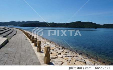 從內海見公園(德島縣)看到的藍天風光 從內海見公園(德島縣)看到的藍天風光 68542477