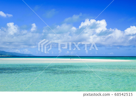 Condoi Beach in Taketomijima Condoi Beach in Taketomijima 68542515