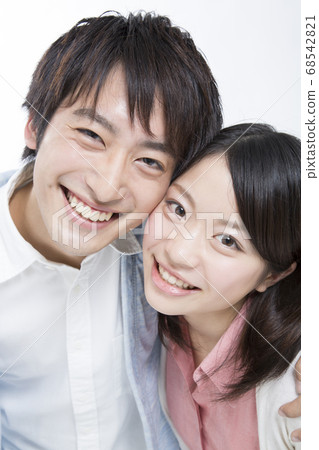Smile couple 68542821