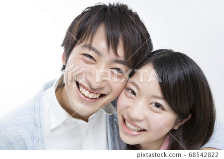 Smile couple 68542822