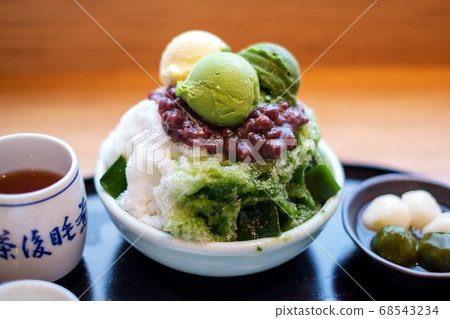 Japanese sweets from a long-established teahouse in Kyoto Japanese sweets from a long-established teahouse in Kyoto 68543234