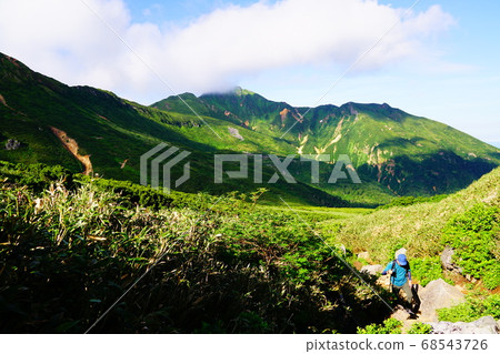 Tokachidake mountain climbing from the mountain trail that climbs from Tokachidake Onsen to Furanodake Tokachidake mountain climbing from the mountain trail that climbs from Tokachidake Onsen to Furanodake 68543726