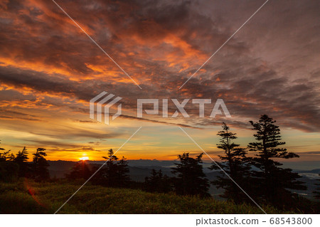 Morning glow from Shibutoge in summer 68543800