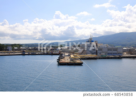 Sadogashima and Ryotsu Port Ferry Terminal 68543858