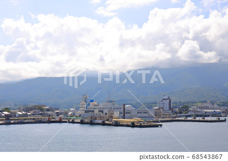 佐渡島與良津港輪渡碼頭 68543867