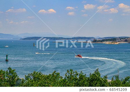 Shinojima and Higashima seen from Cape Hazu Shinojima and Higashima seen from Cape Hazu 68545209