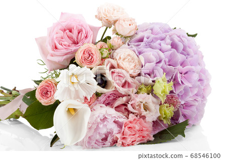 Professional bouquet of flowers isolated on white Professional bouquet of flowers isolated on white 68546100