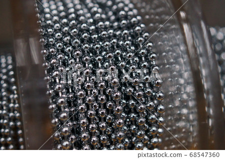 Shiny metal ball chain 68547360