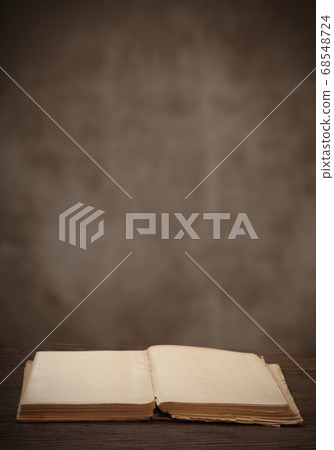 old open book 68548724