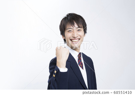 高中男孩做膽量姿勢 68551410