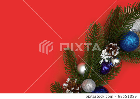 christmas wreath on a red background, flatley, copy space christmas wreath on a red background, flatley, copy space 68551859