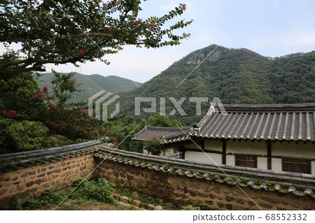 Byeongsan Seowon. Sokri Mountain. Exploration trail Byeongsan Seowon. Sokri Mountain. Exploration trail 68552332