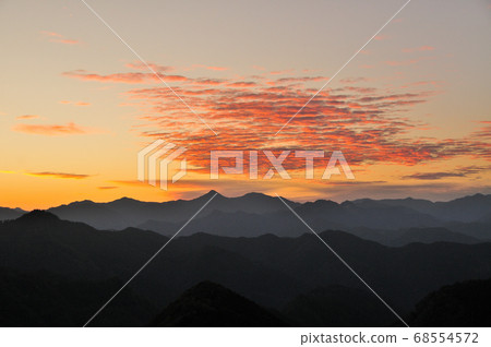 Hyakken Gura日落(Notake Houshi和Gonyaku山的景色) Hyakken Gura日落(Notake Houshi和Gonyaku山的景色) 68554572
