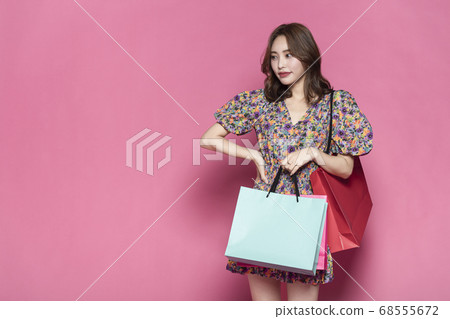 Business,shopping,woman 68555672