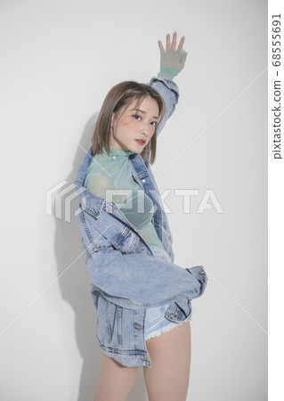 Beauty,fashion,woman 68555691